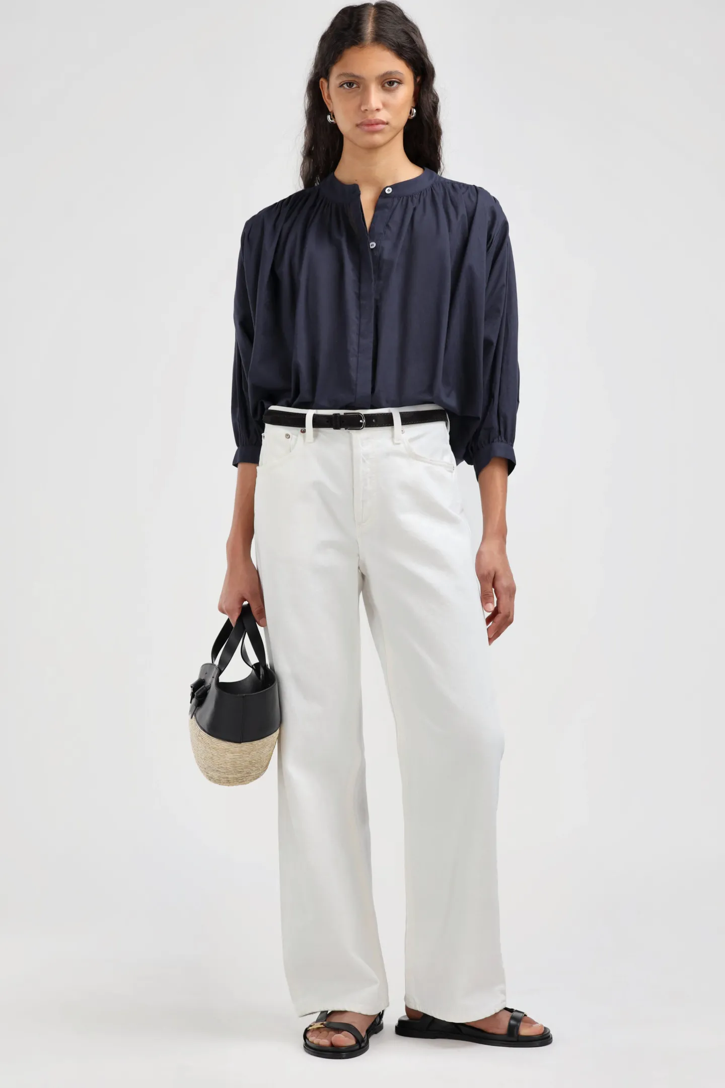 bluse_antibes_in_dark_nav_1.webp Ladneri Blusen & Tops<Bluse Antibes in Dark Navy