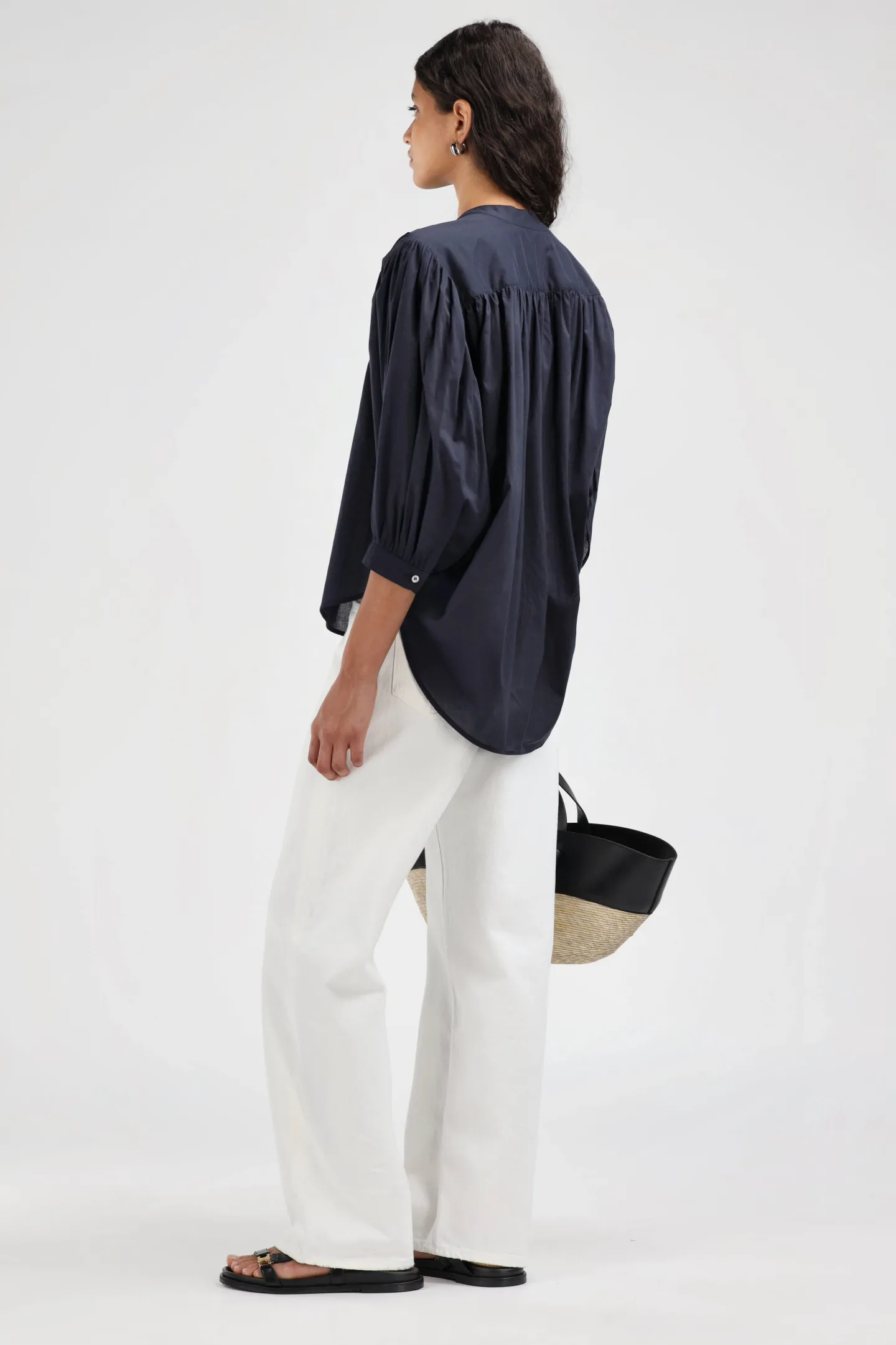bluse_antibes_in_dark_nav_4.webp Ladneri Blusen & Tops<Bluse Antibes in Dark Navy