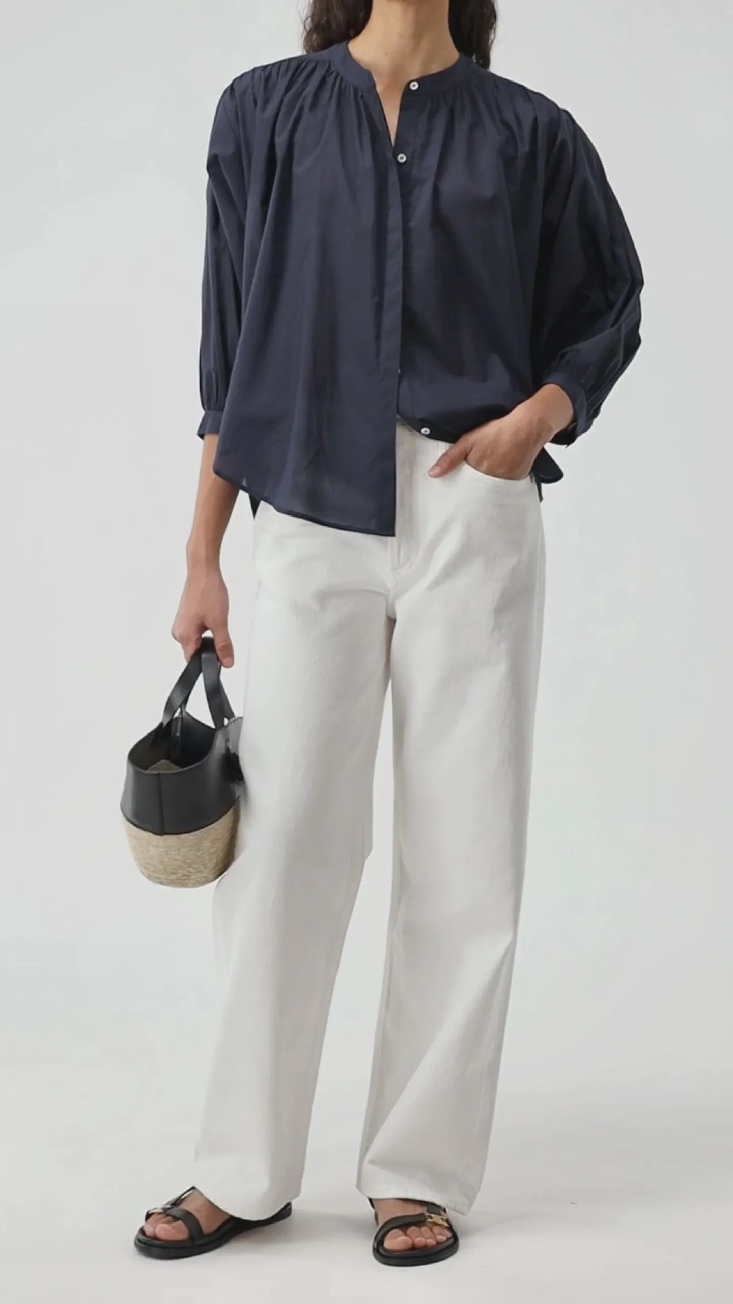 bluse_antibes_in_dark_nav_5.webp Ladneri Blusen & Tops<Bluse Antibes in Dark Navy