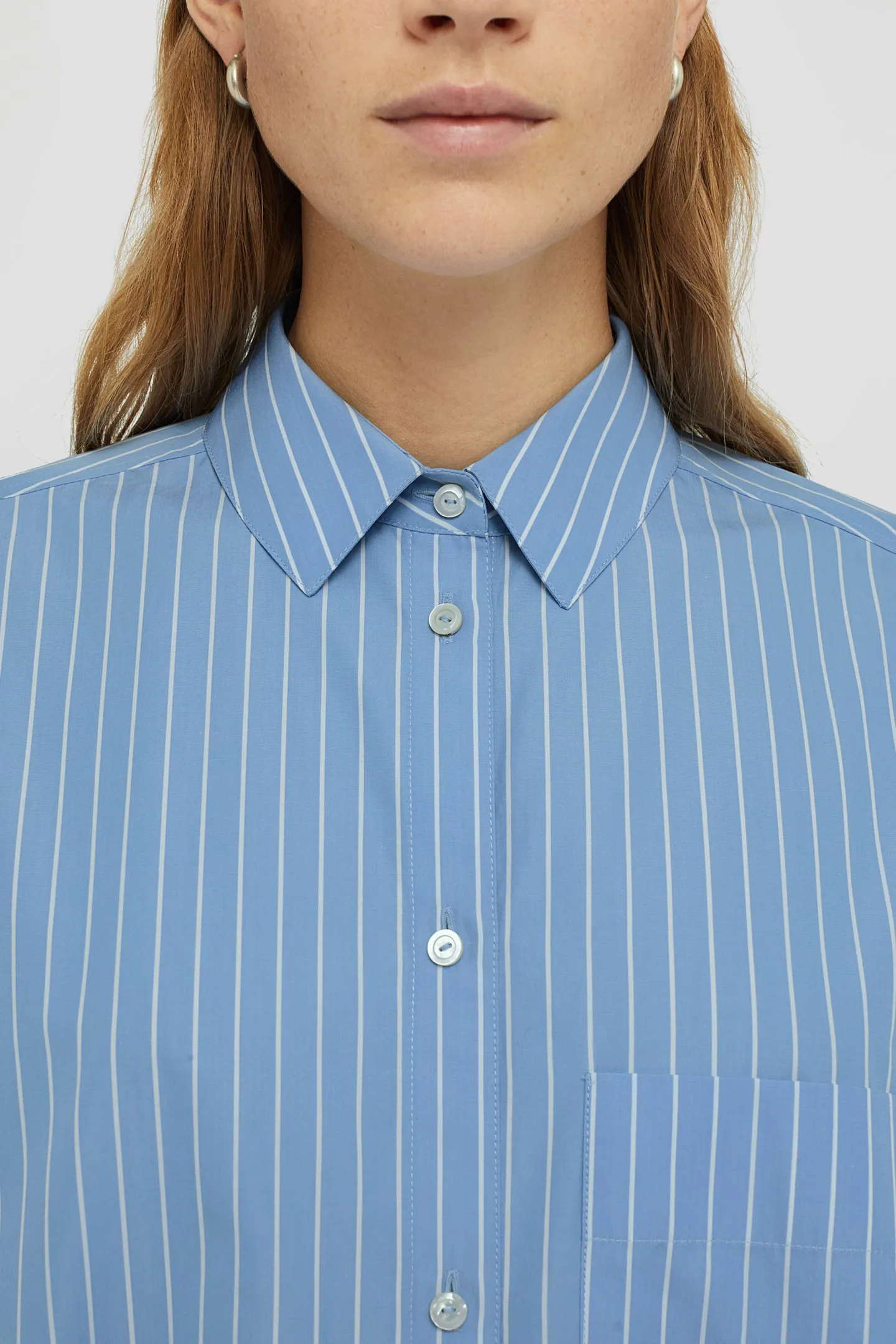 bluse_sunday_in_blue_sky_2.webp Jil Sander Blusen & Tops<Bluse Sunday in Blue Sky