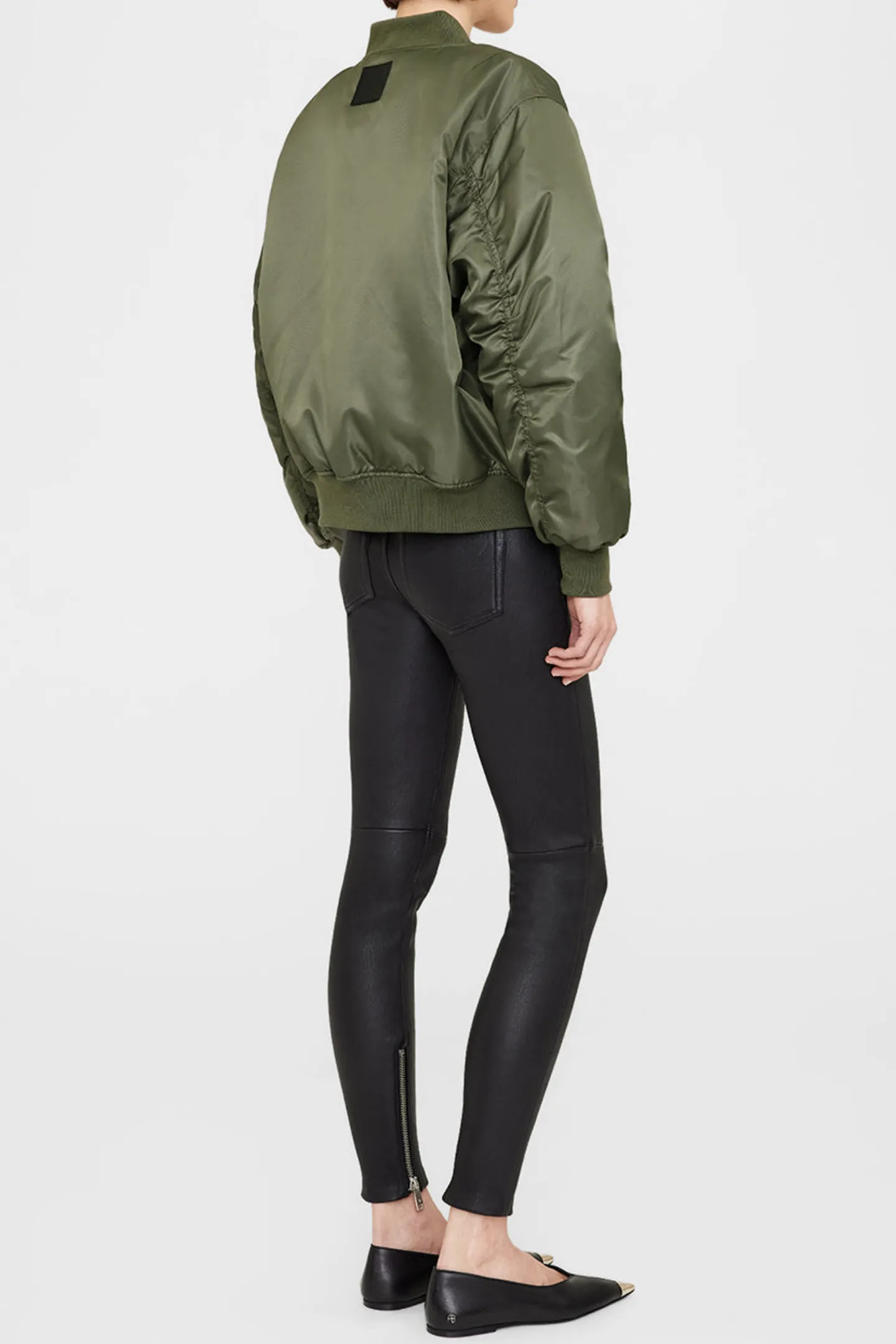 bomberjacke_leon_in_army__2.webp Anine Bing Jacken & Westen<Bomberjacke Leon in Army Green