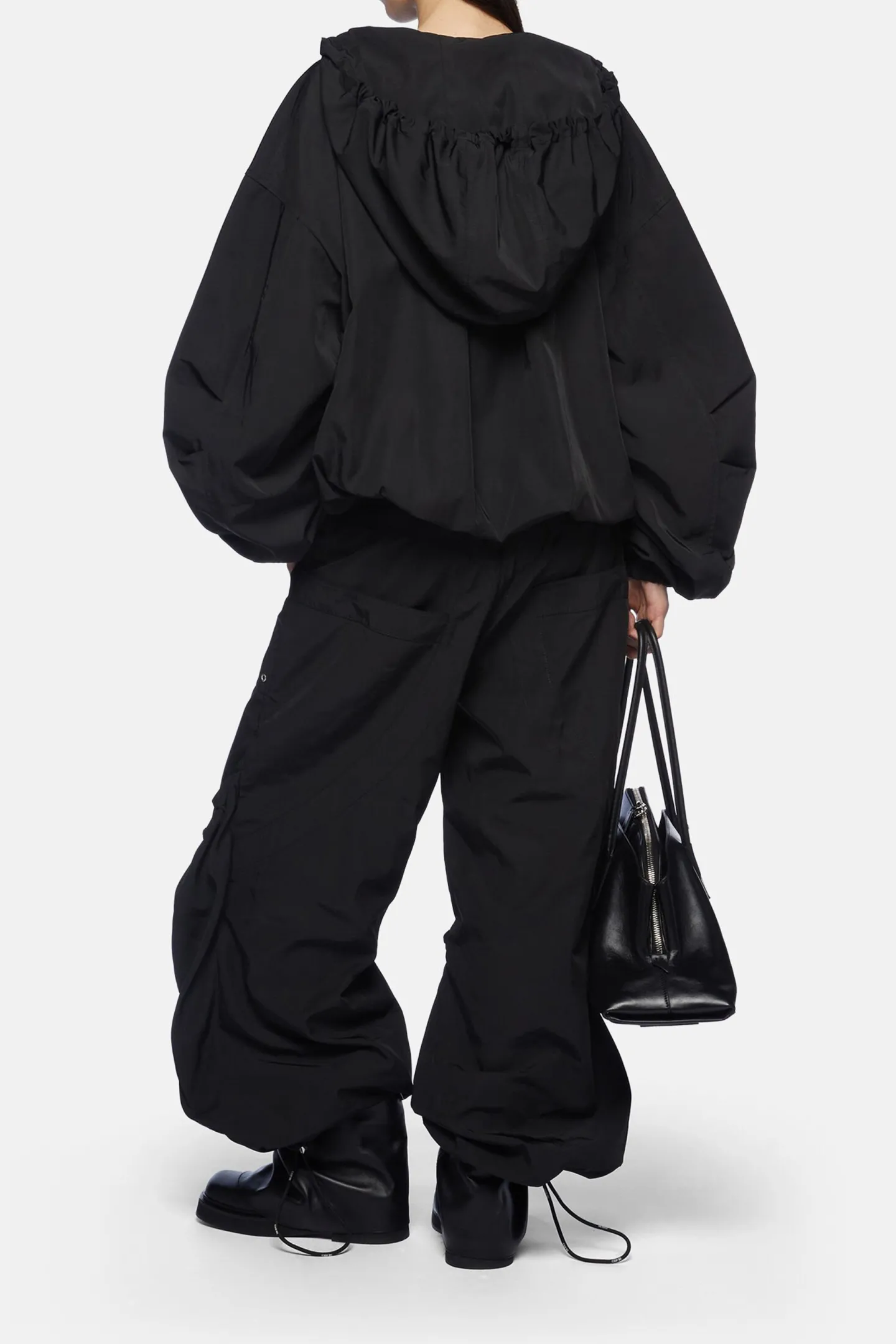 bomberjacke_nylon_in_schw_3.webp The Attico Jacken & Westen<Bomberjacke Nylon in Schwarz
