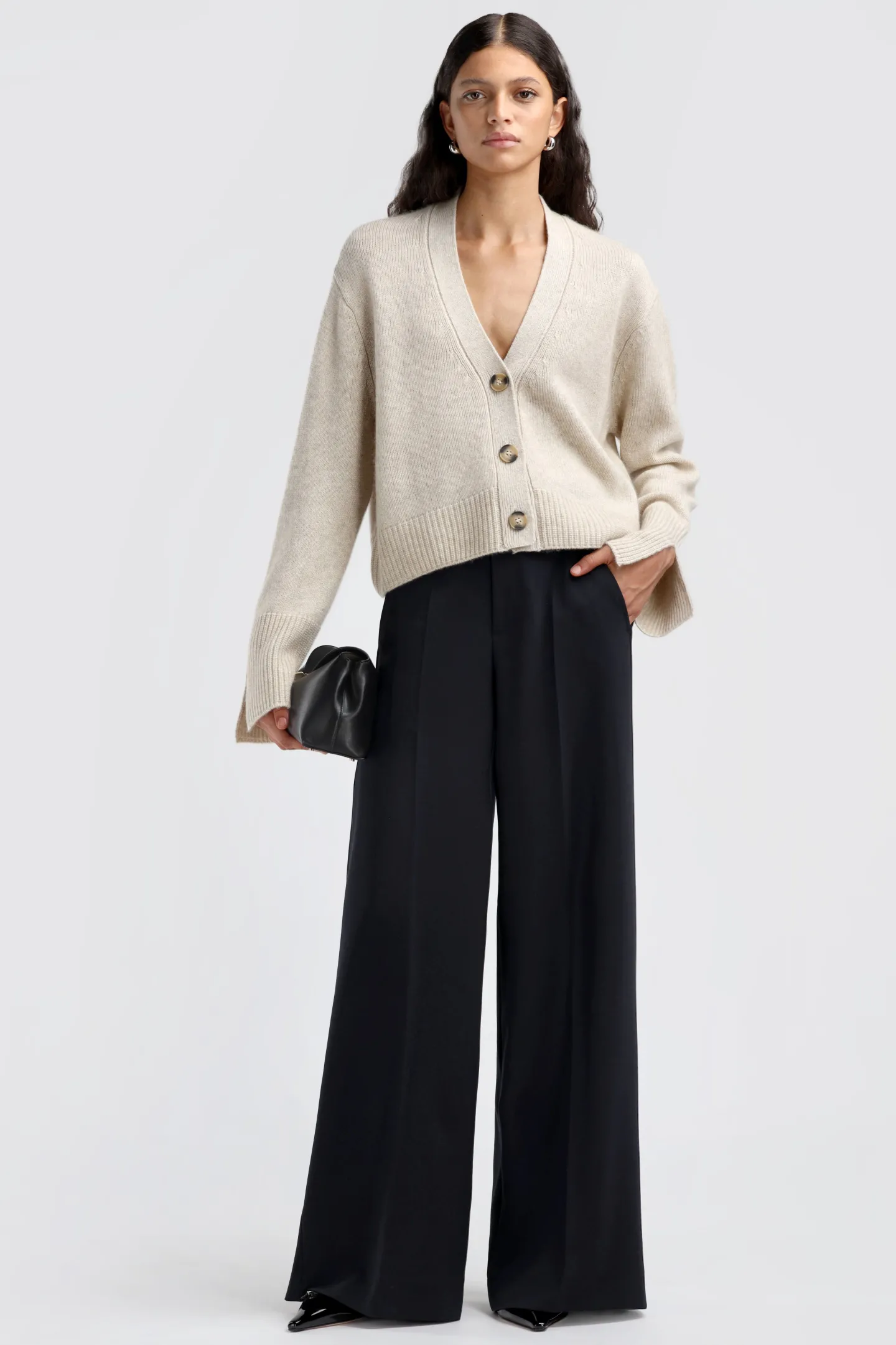 cardigan_paix_in_beige_1.webp Ladneri Strickjacken<Cardigan Paix in Beige