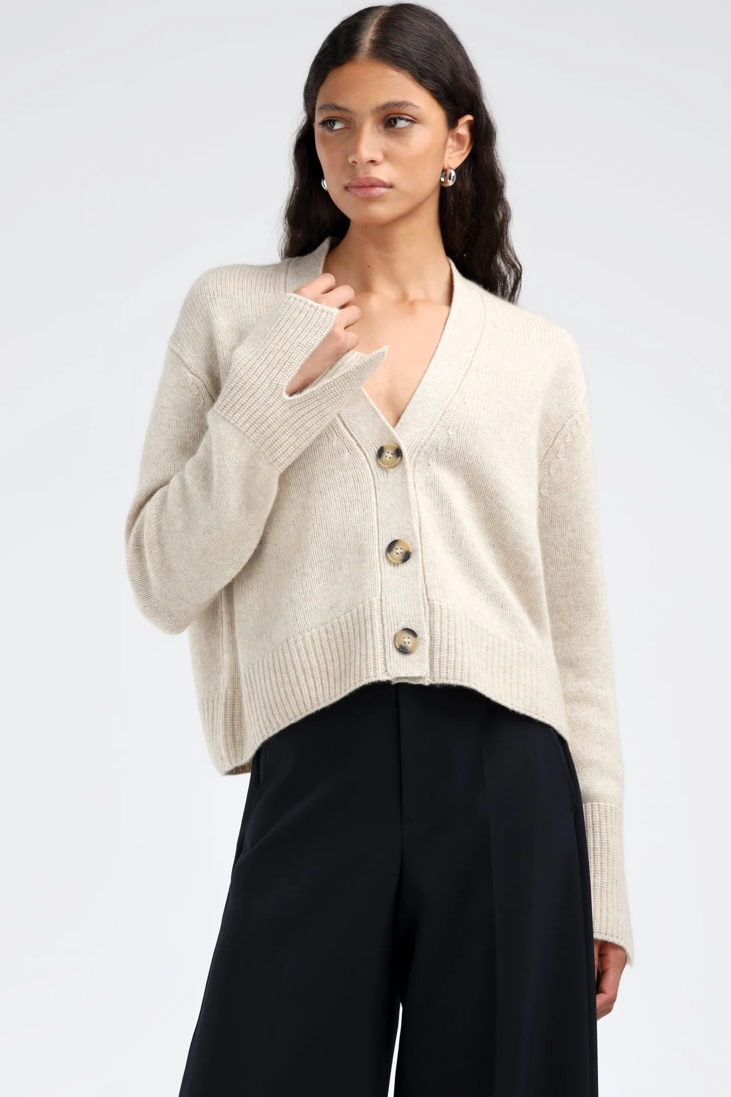 cardigan_paix_in_beige_2.webp Ladneri Strickjacken<Cardigan Paix in Beige