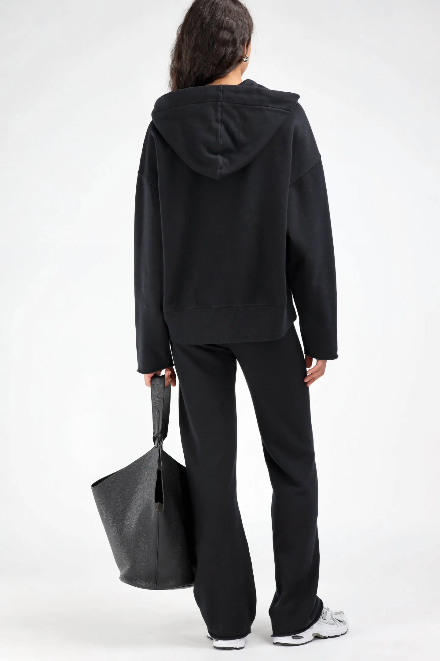 hoodie_epic_in_schwarz_3.webp Ladneri Hoodies & Sweatshirts<Hoodie Epic in Schwarz