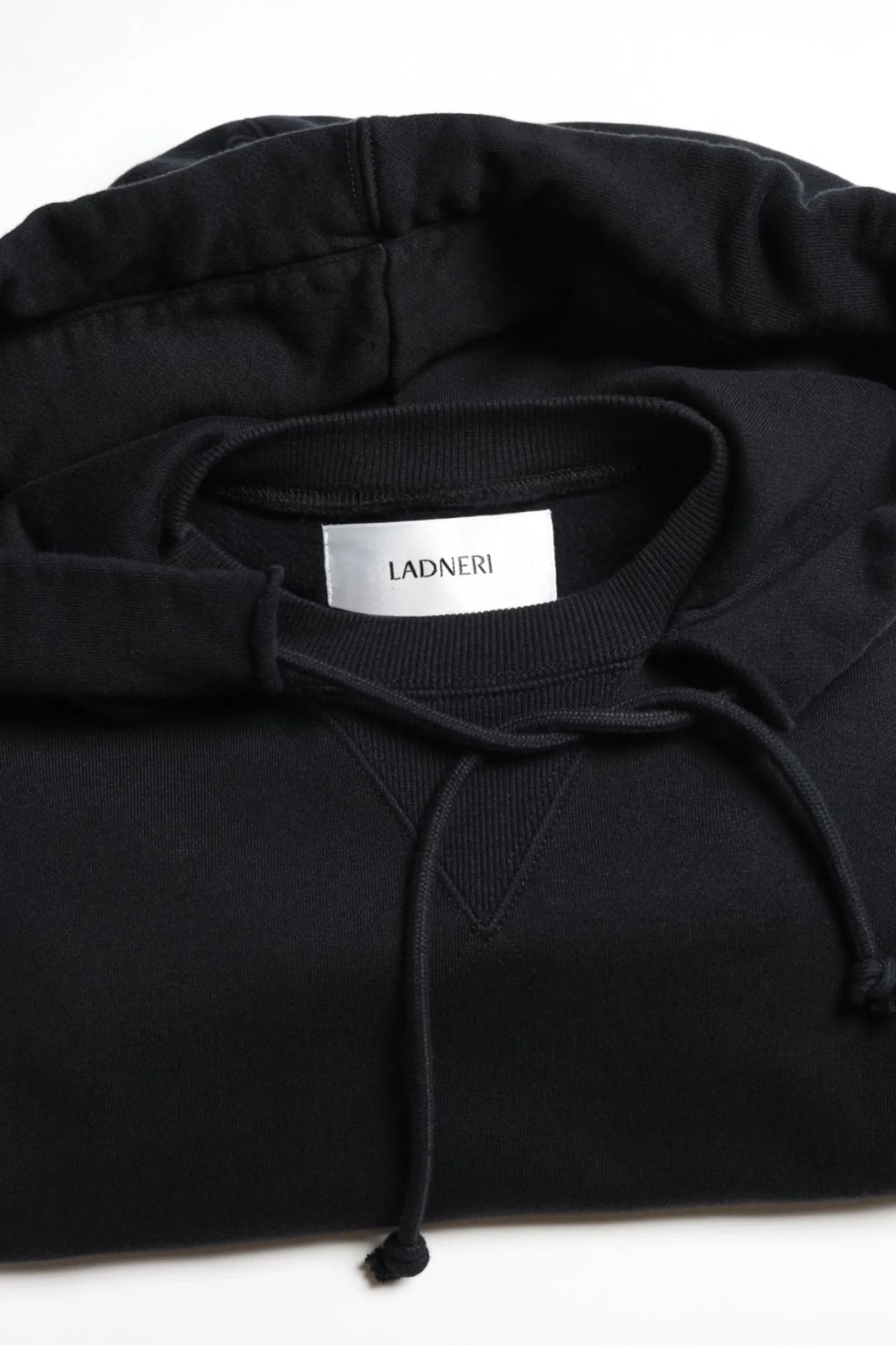 hoodie_epic_in_schwarz_7.webp Ladneri Hoodies & Sweatshirts<Hoodie Epic in Schwarz