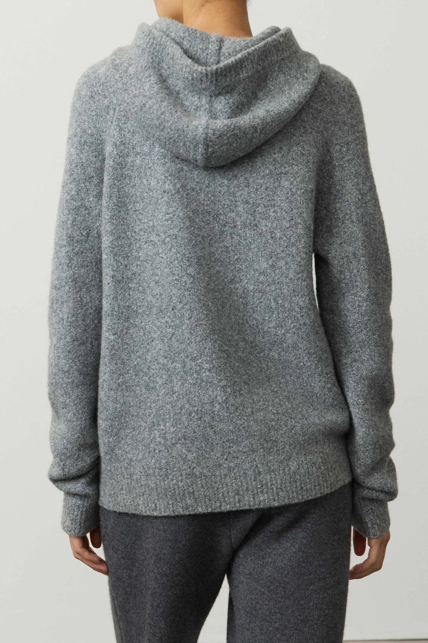 hoodie_ivy_in_graphite_bo_2.webp Lisa Yang Pullover<Hoodie Ivy in Graphite Boucle
