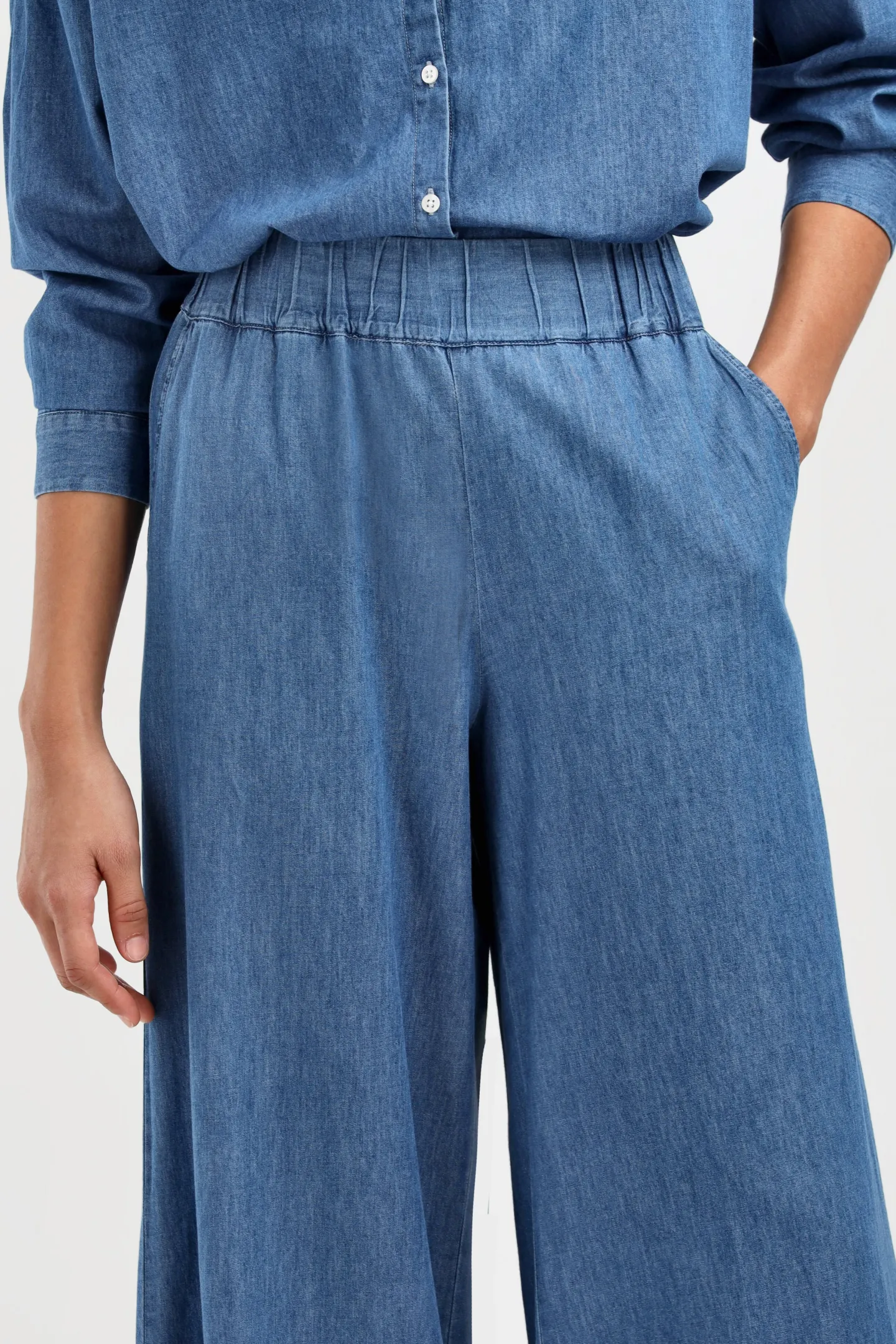 hose_bondy_in_denim_blue_2.webp Ladneri Hosen & Jumpsuits<Hose Bondy in Denim Blue