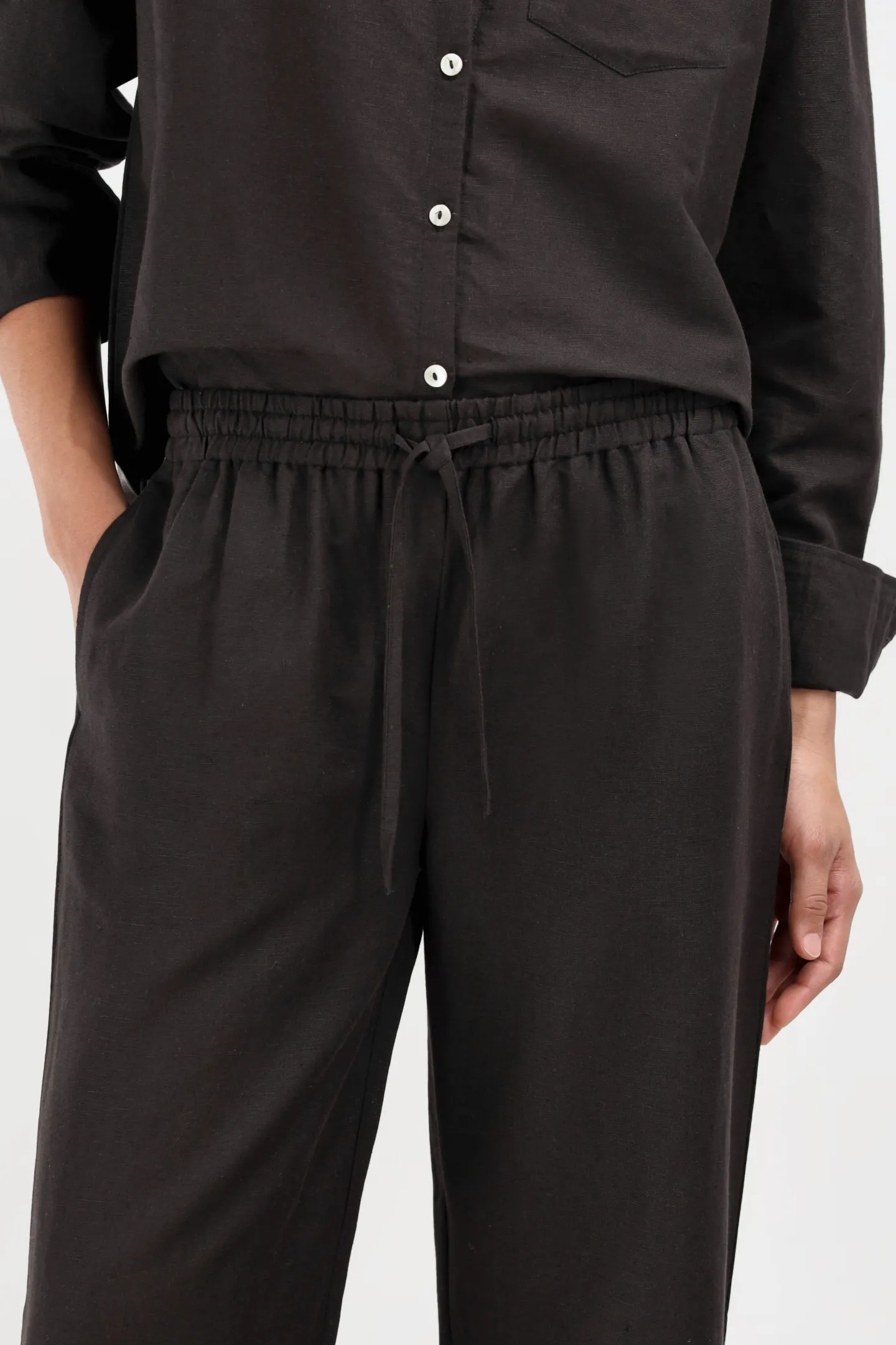 hose_chambord_in_caviar_2.webp Ladneri Hosen & Jumpsuits<Hose Chambord in Caviar