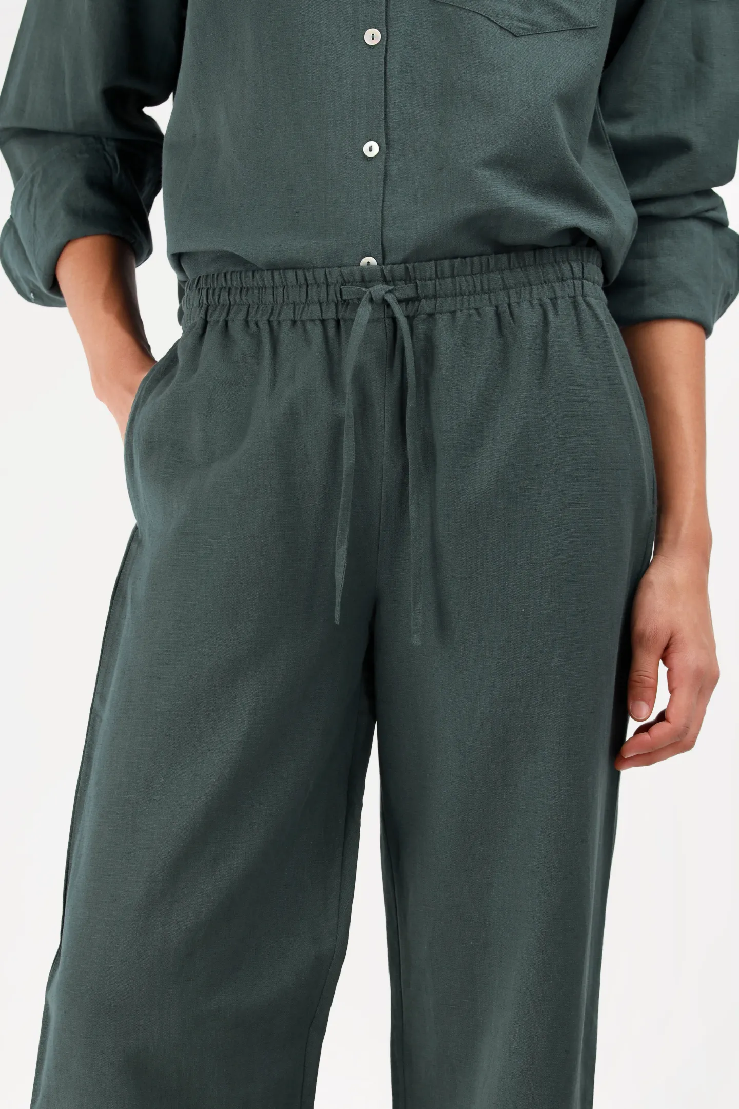 hose_chambord_in_dusty_ol_2.webp Ladneri Hosen & Jumpsuits<Hose Chambord in Dusty Olive
