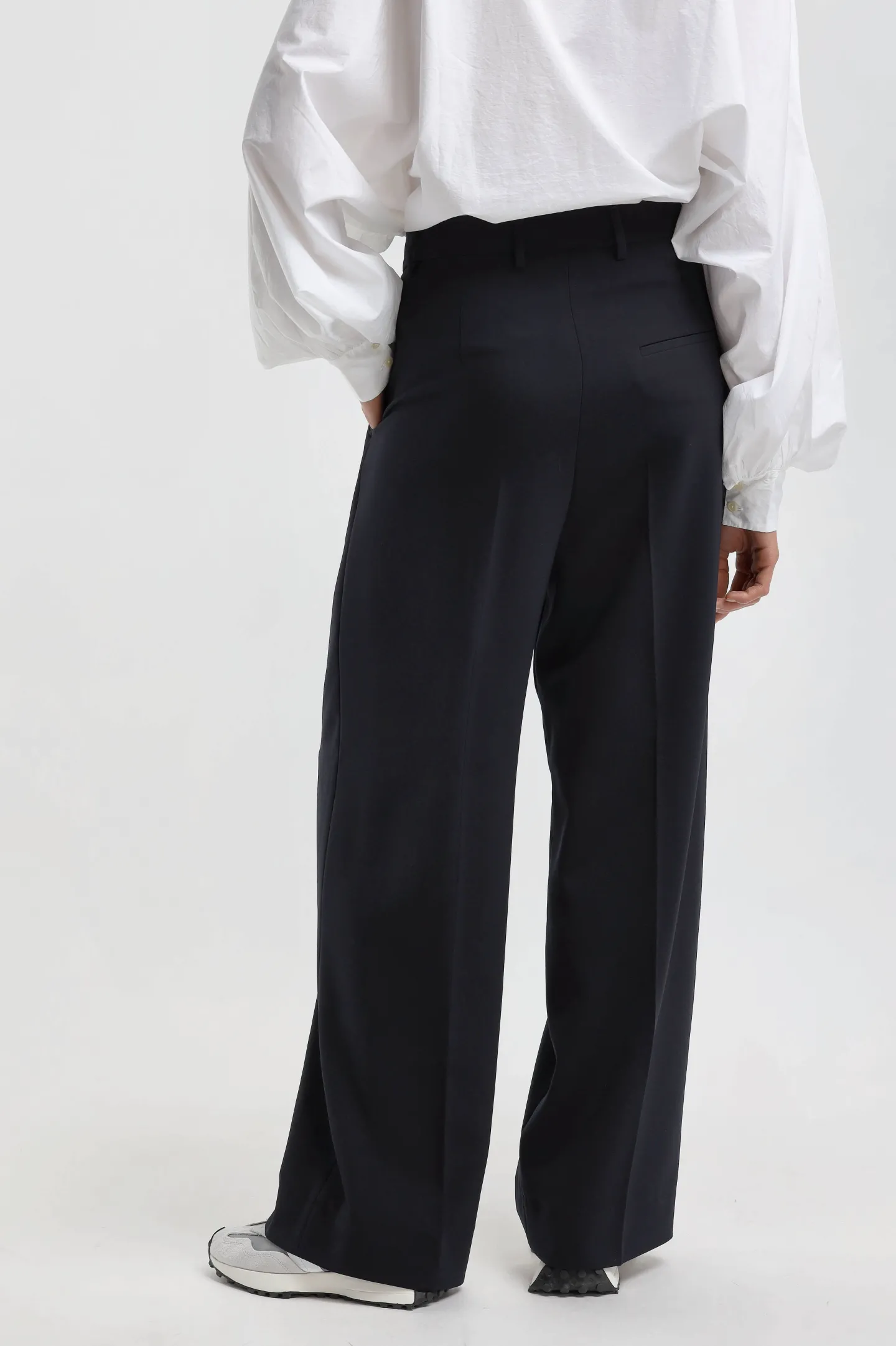 hose_noa_fluid_in_marine_2.webp Rossi Hosen & Jumpsuits<Hose Noa Fluid in Marine