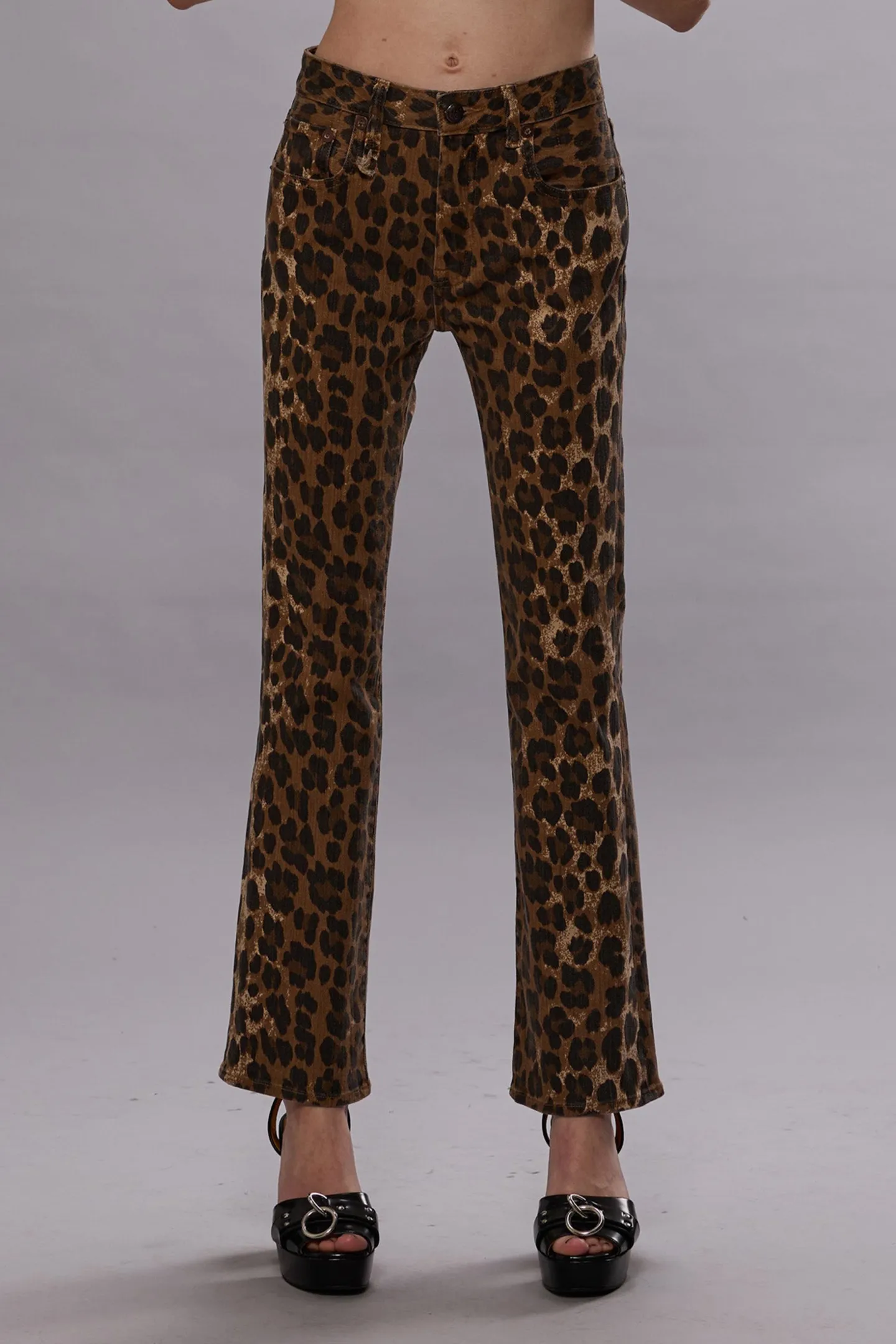 jeans_kick_fit_in_leopard_2.webp R13 Jeans<Jeans Kick Fit in Leopard