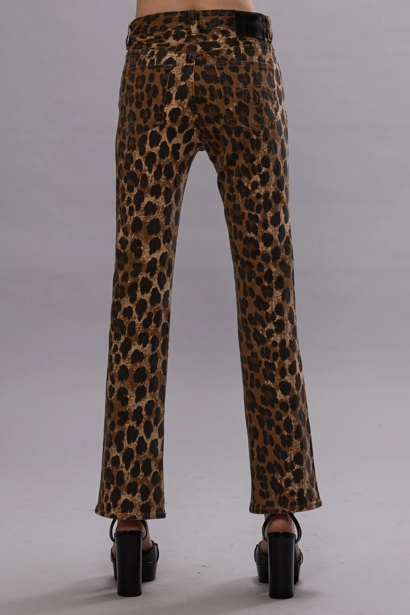 jeans_kick_fit_in_leopard_3.webp R13 Jeans<Jeans Kick Fit in Leopard