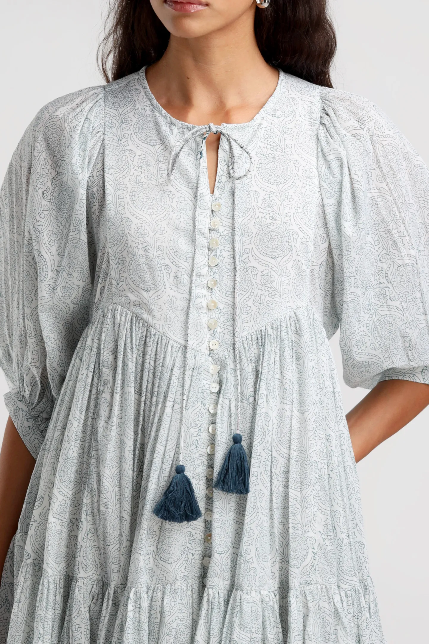 kleid_nice_in_blauwei_3.webp Ladneri Kleider<Kleid Nice in Blau/Weiß