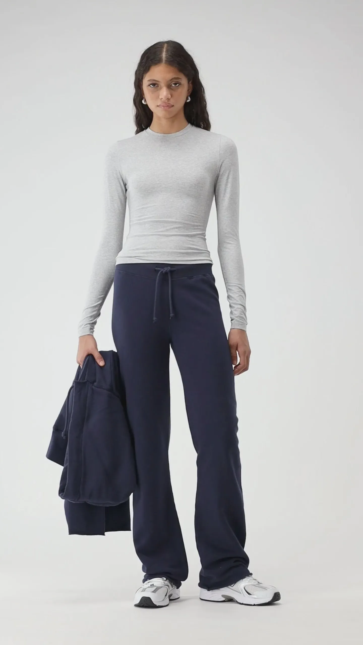 longsleeve_arene_in_grey__4.webp Ladneri Shirts, Tank Tops & Longsleeves<Longsleeve Arene in Grey Melange