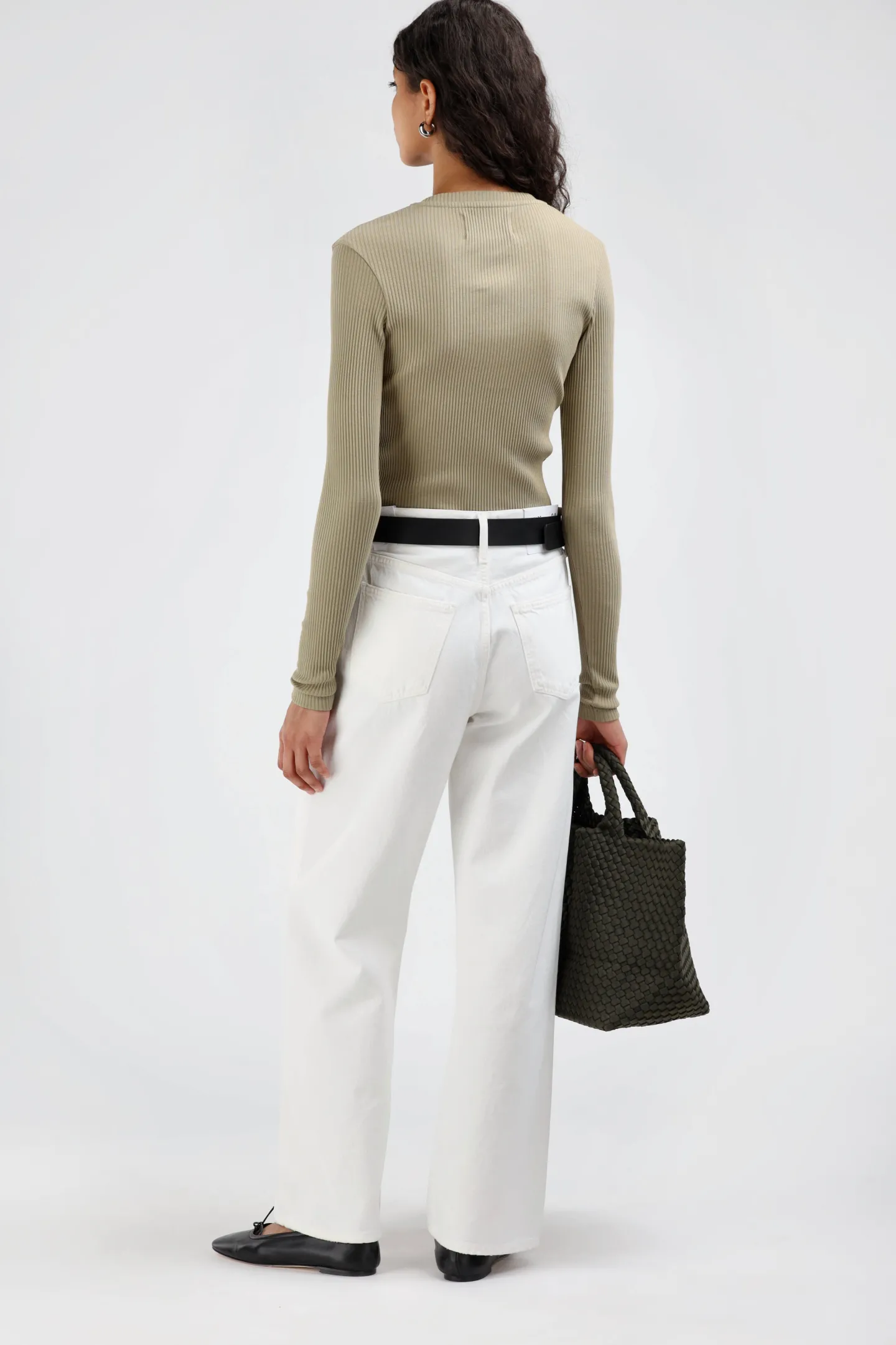 longsleeve_bandol_in_ligh_3.webp Ladneri Shirts, Tank Tops & Longsleeves<Longsleeve Bandol in Light Olive