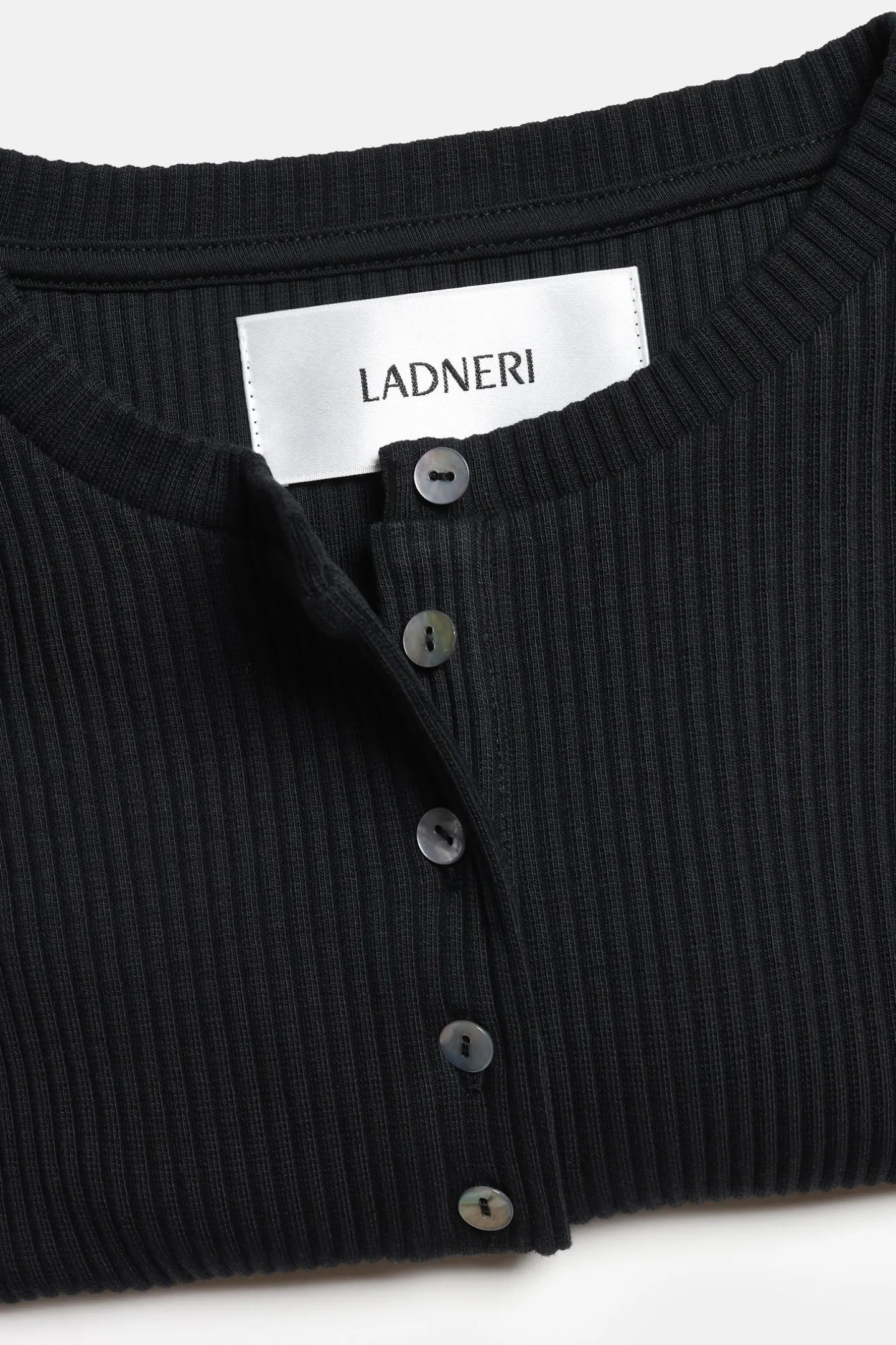 longsleeve_bandol_in_schw_6.webp Ladneri Shirts, Tank Tops & Longsleeves<Longsleeve Bandol in Schwarz