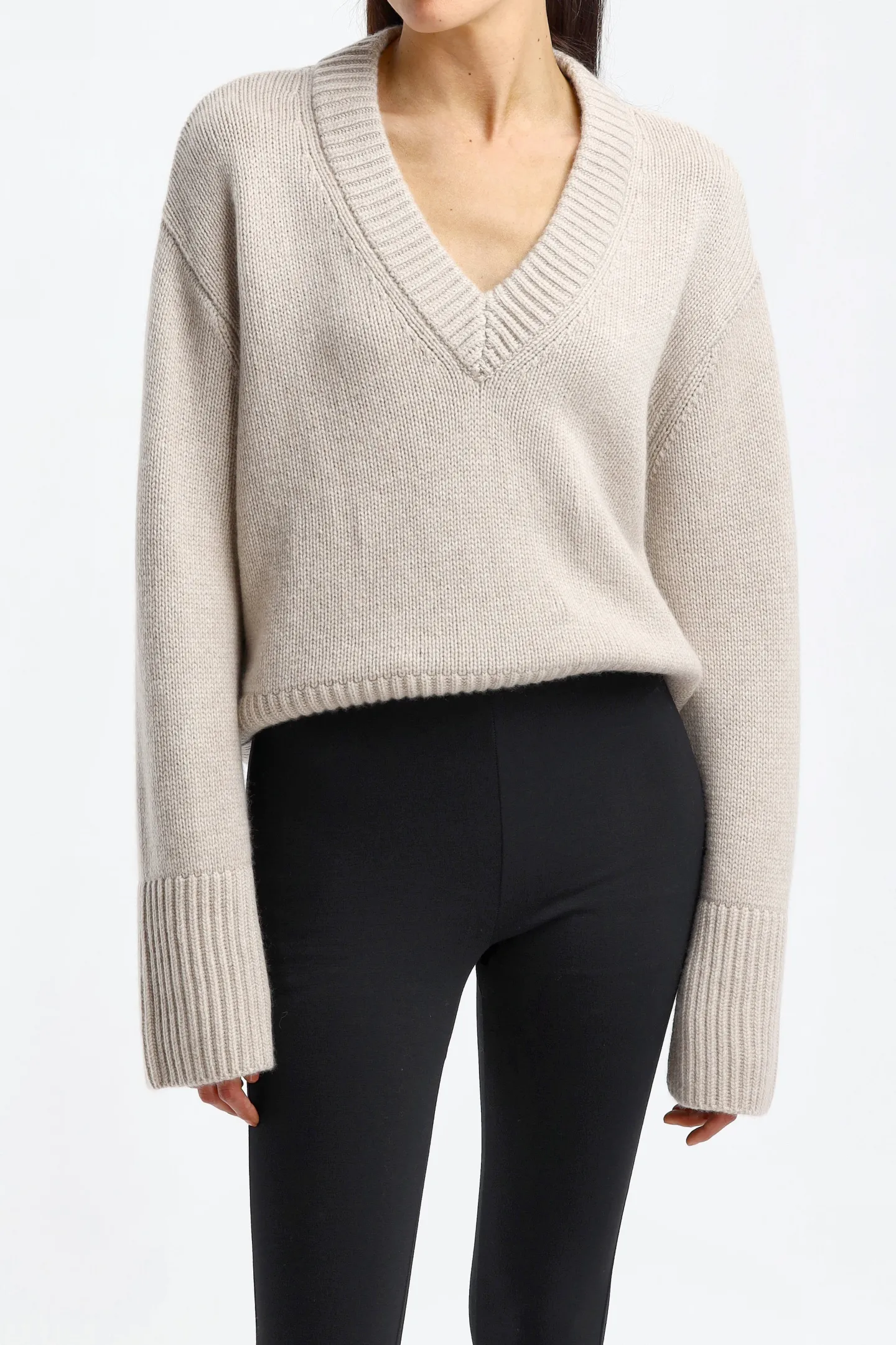 pullover_aletta_in_sand_1.webp Lisa Yang Pullover<Pullover Aletta in Sand