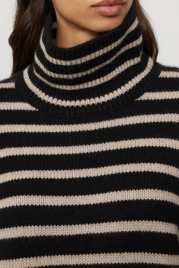 Lisa Yang Pullover<Pullover Fleur in Black/Sand
