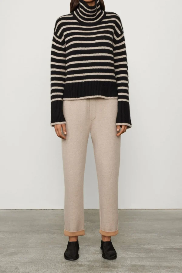 Lisa Yang Pullover<Pullover Fleur in Black/Sand