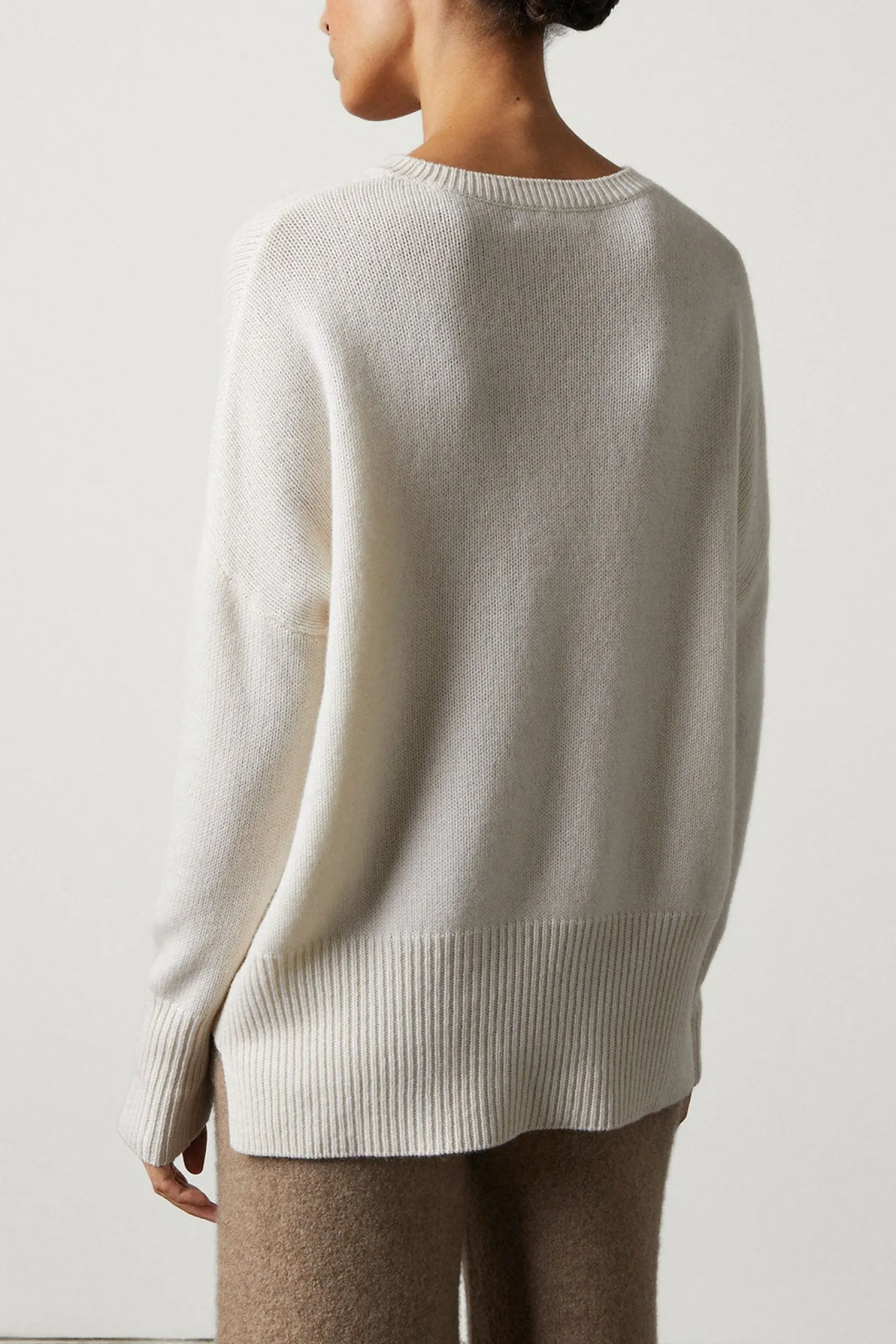pullover_mila_in_cream_4.webp Lisa Yang Pullover<Pullover Mila in Cream