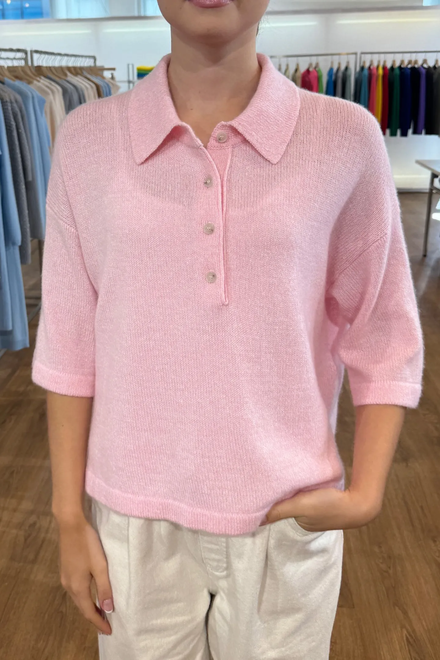 strickshirt_polo_in_rosa_1.webp Allude Pullover<Strickshirt Polo in Rosa