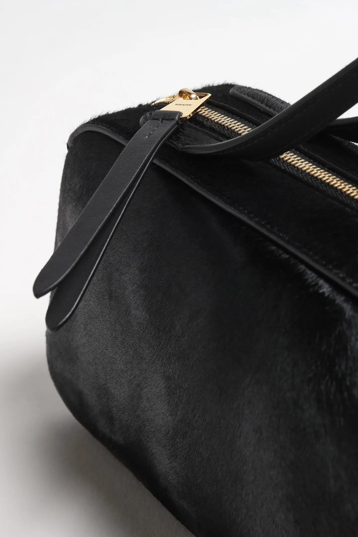tasche_simona_shoulder_in_5.webp Khaite Schultertaschen | Handtaschen<Tasche Simona Shoulder in Schwarz