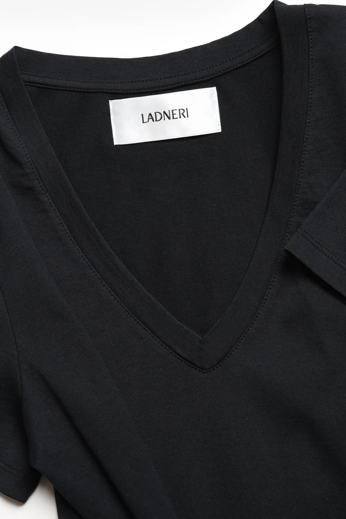 tshirt_toulon_in_schwarz_5.webp Ladneri Shirts, Tank Tops & Longsleeves<T-Shirt Toulon in Schwarz