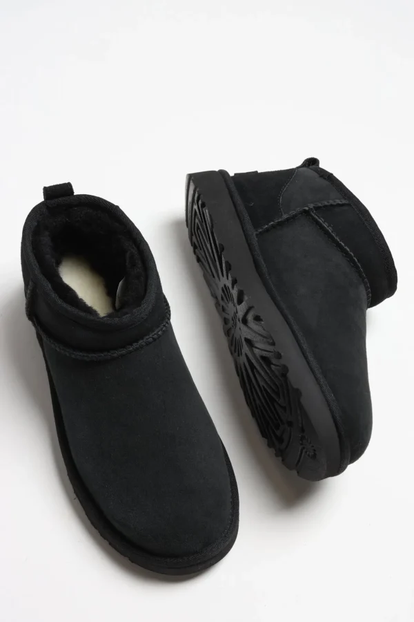 UGG Stiefel & Boots<Boots Classic Ultra Mini in Schwarz