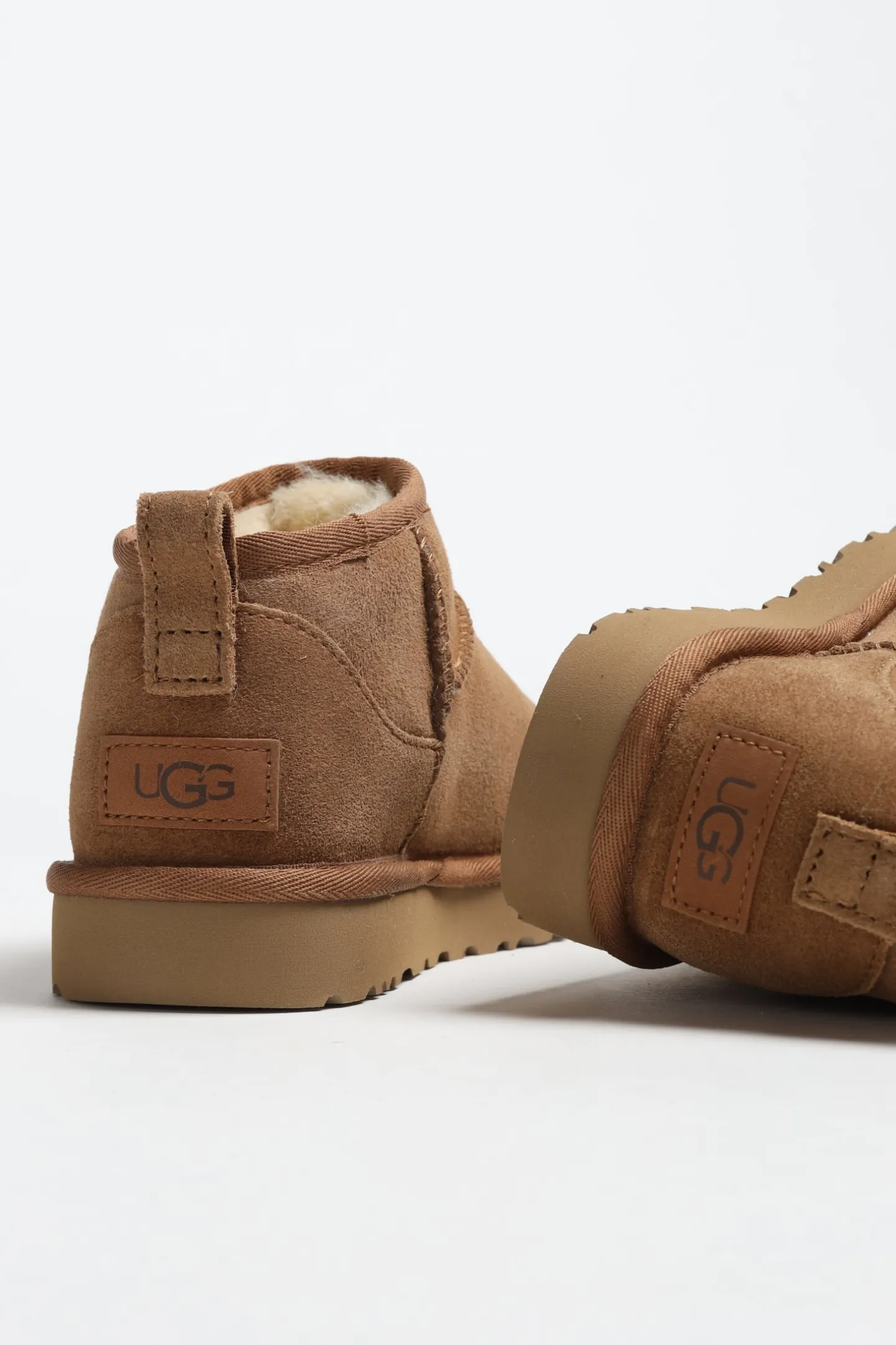 boots_classic_ultra_mini__2-2.webp UGG Stiefel & Boots<Boots Classic Ultra Mini in Chestnut