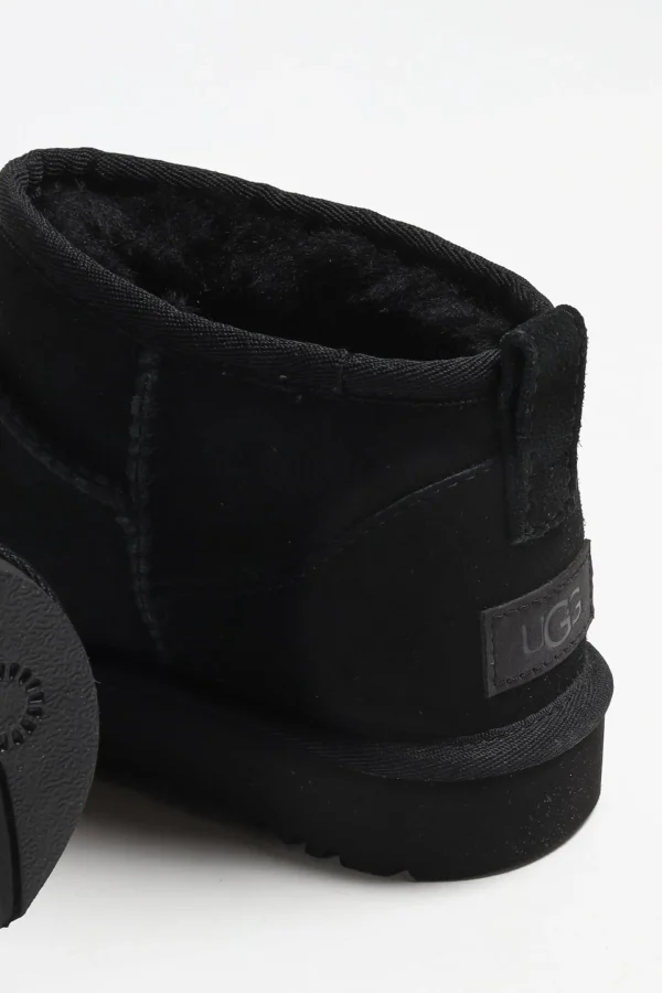 UGG Stiefel & Boots<Boots Classic Ultra Mini in Schwarz