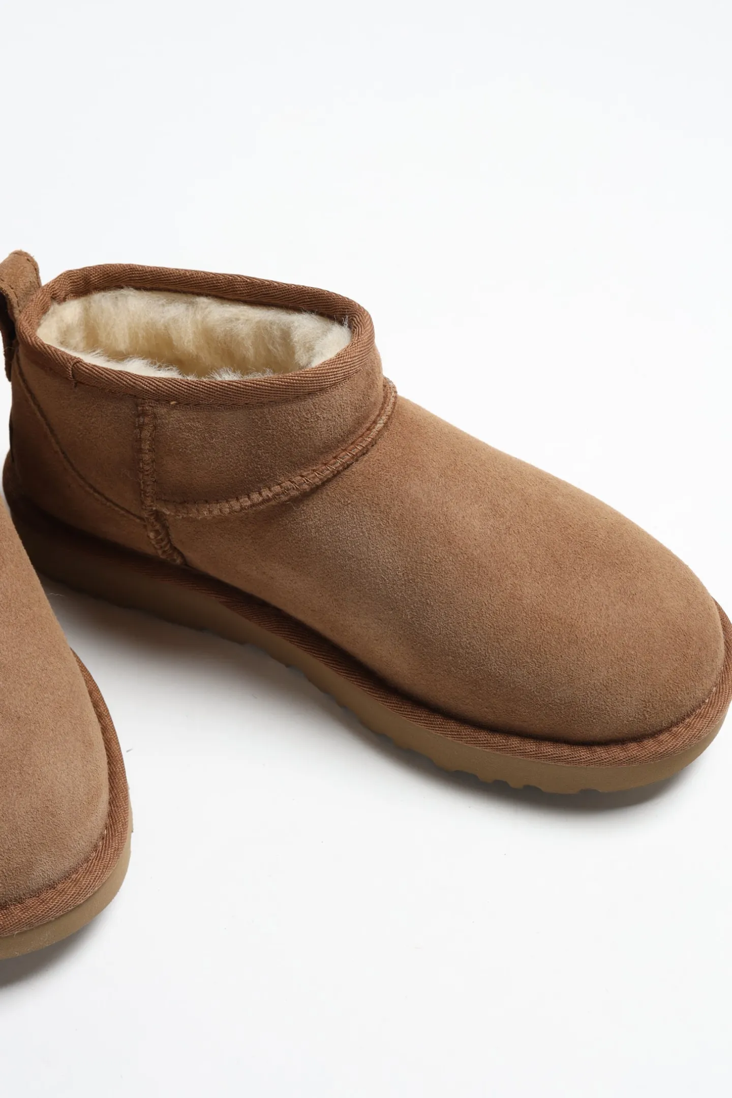 boots_classic_ultra_mini__3-2.webp UGG Stiefel & Boots<Boots Classic Ultra Mini in Chestnut