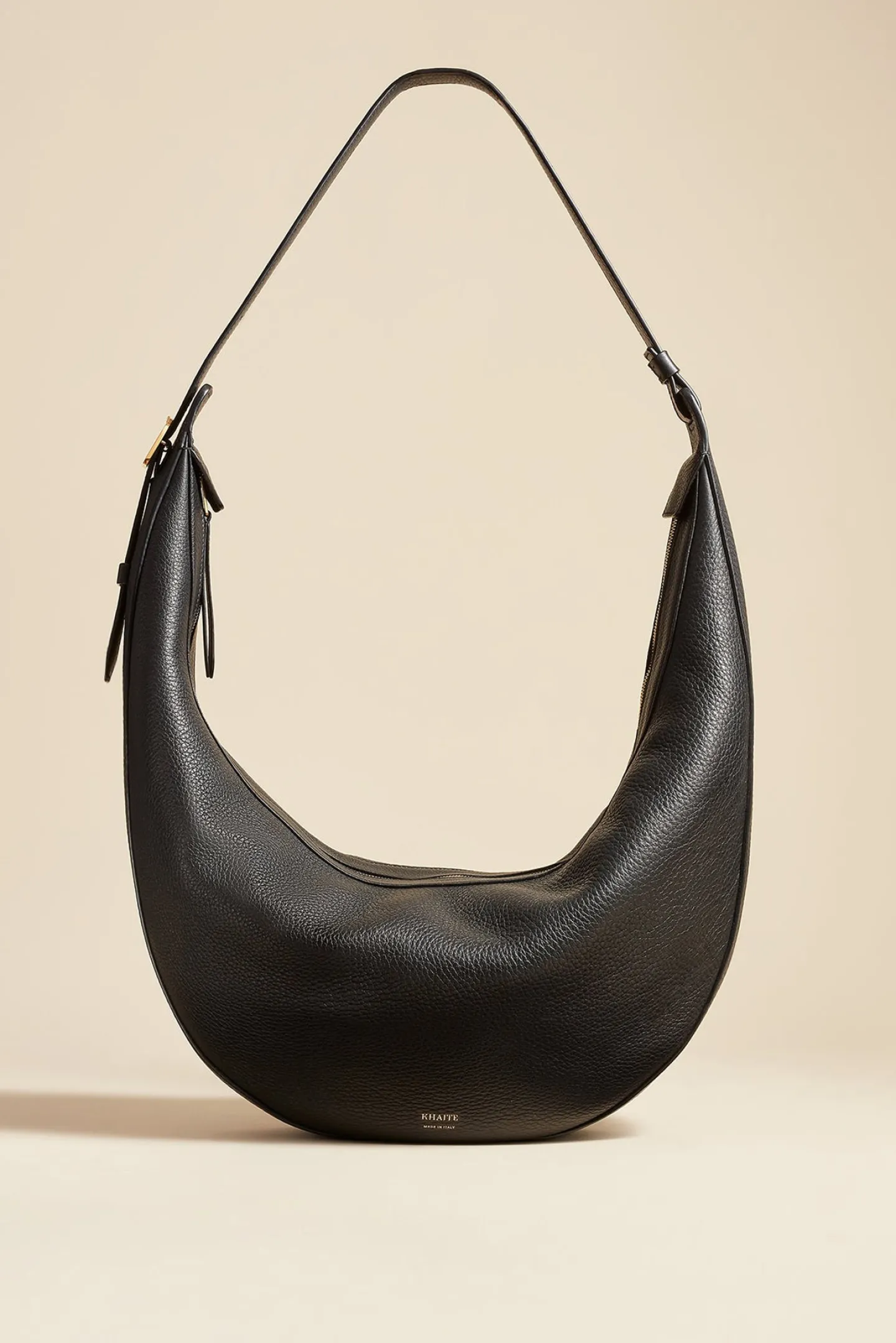 tasche_augustina_hobo_in__0.webp Khaite Schultertaschen<Tasche Augustina Hobo in Schwarz