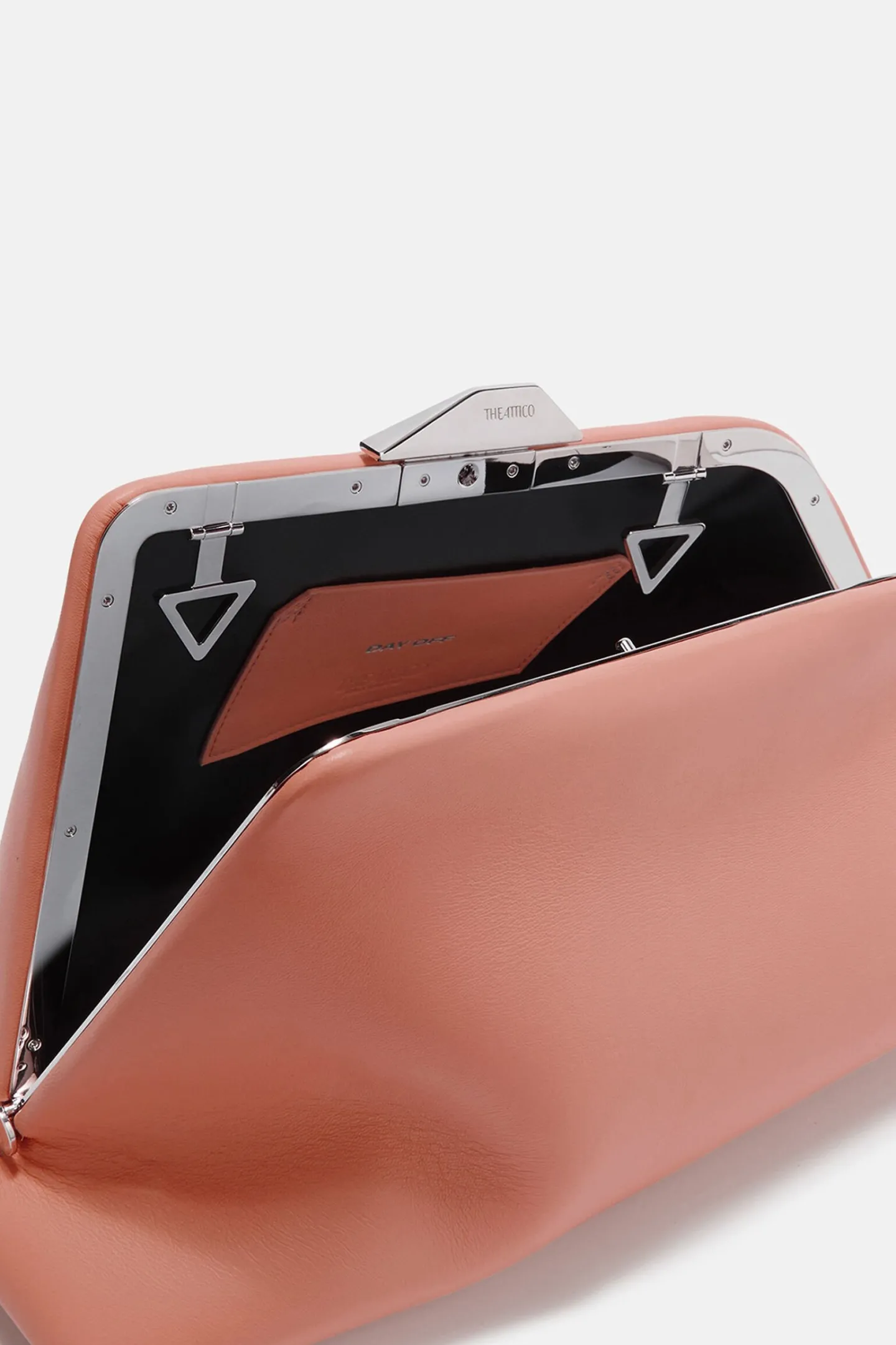 tasche_day_off_in_terraco_2.webp The Attico Clutches & Pouches<Tasche Day Off in Terracotta