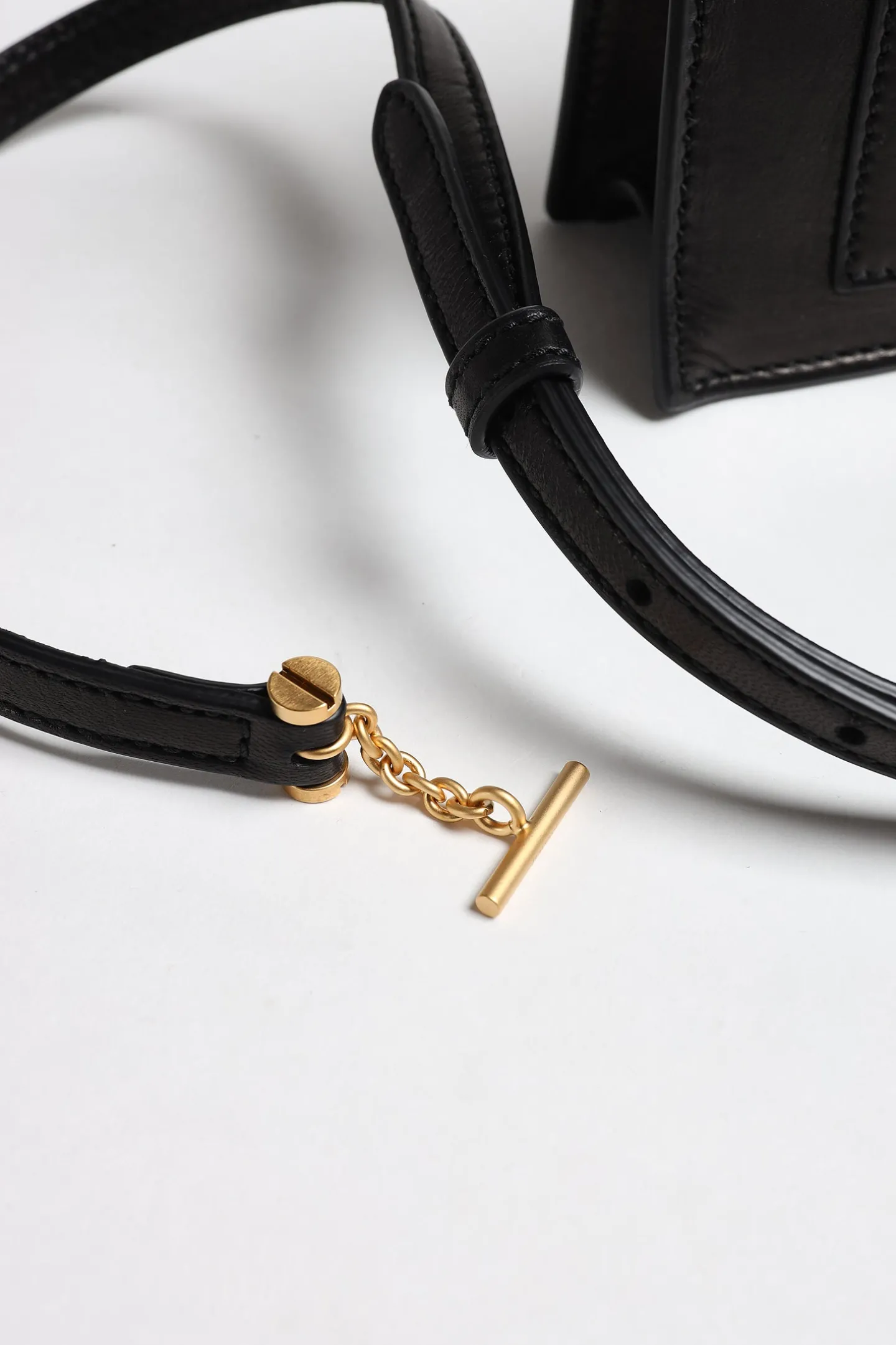 tasche_ease_nappa_in_schw_3.webp Métier Crossbody | Clutches & Pouches<Tasche Ease Nappa in Schwarz