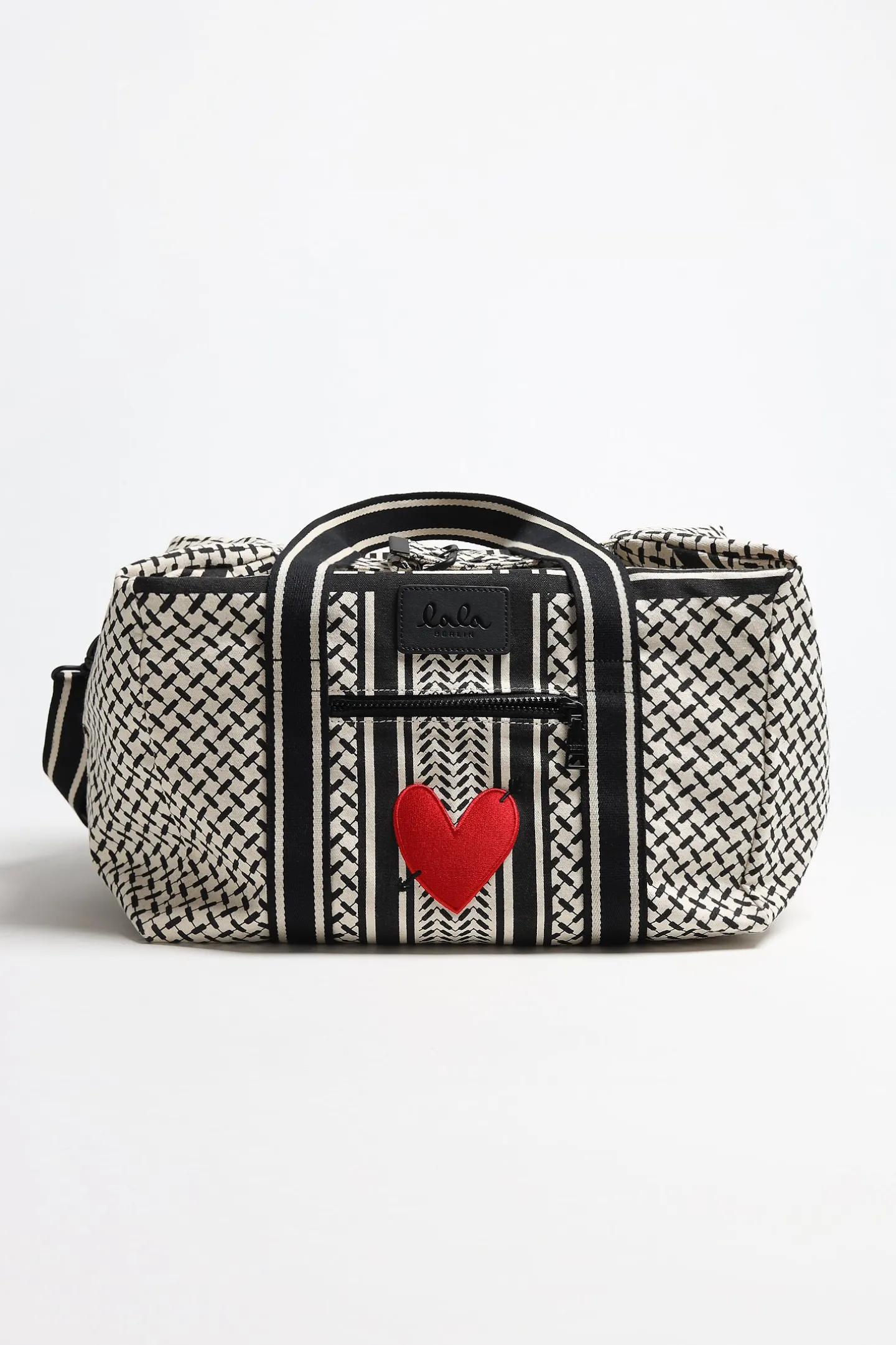 tasche_muriel_heart_in_sc_0.webp Lala Berlin x Anita Hass Shopper<Tasche Muriel 'Heart' in Schwarz/Weiß