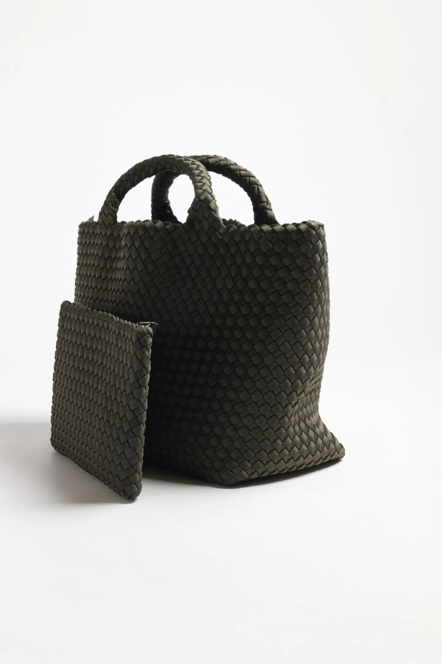 tasche_st_barths_medium_i_2-1.webp Naghedi Shopper<Tasche St. Barths Medium in Olive