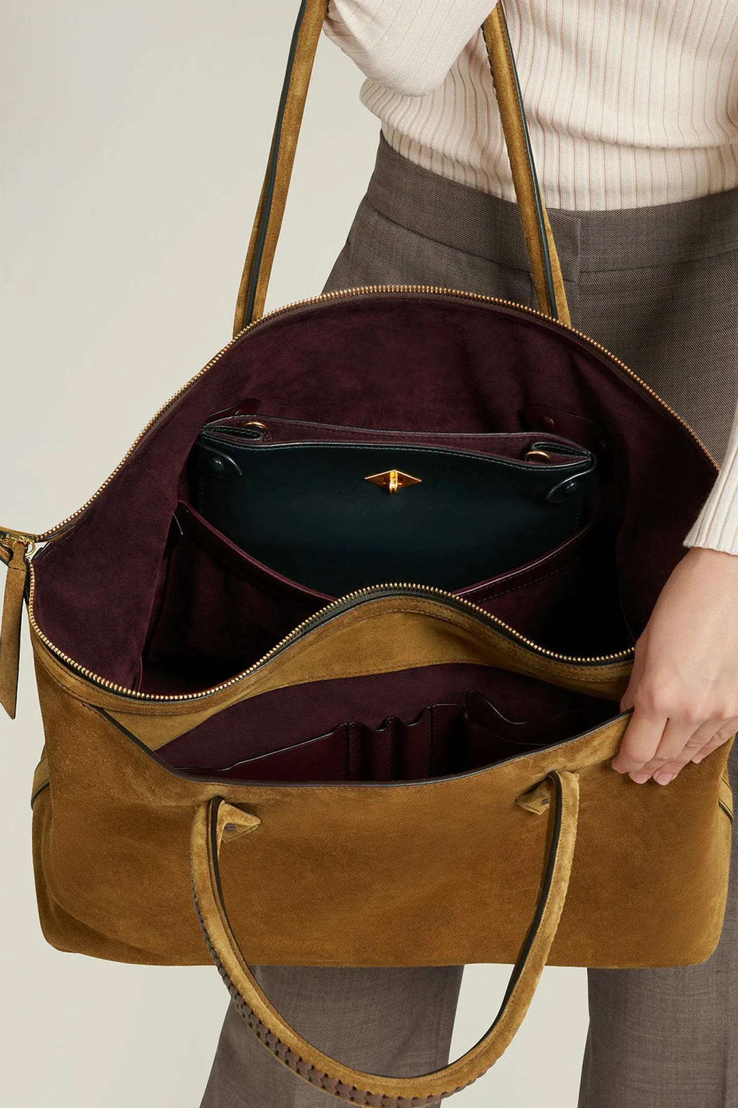 tasche_vrit_all_day_in_su_3-1.webp Métier Shopper<Tasche Vérité All Day in Suede Marrakech